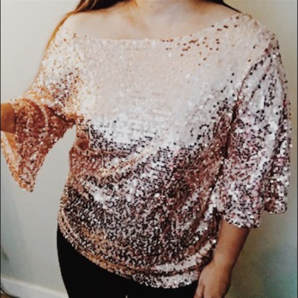 HP🎉Best seller! Rose gold off shoulder sequin top - Picture 8 of 8